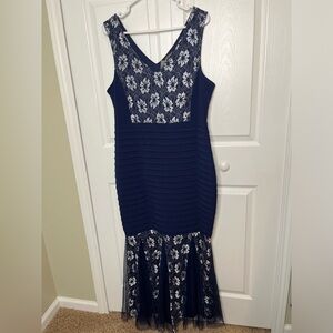Candalite  Women's Cocktail Navy Blue Gown Sleeveless Lace Mermaid V-Neck 1X NWT